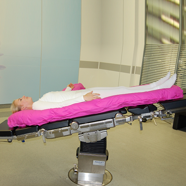 ВАКУУМНЫЕ МАТРАЦЫ ДЛЯ ПОЗИЦИОНИРОВАНИЯ ПАЦИЕНТОВ НА ОПЕРАЦИОННОМ СТОЛЕ image